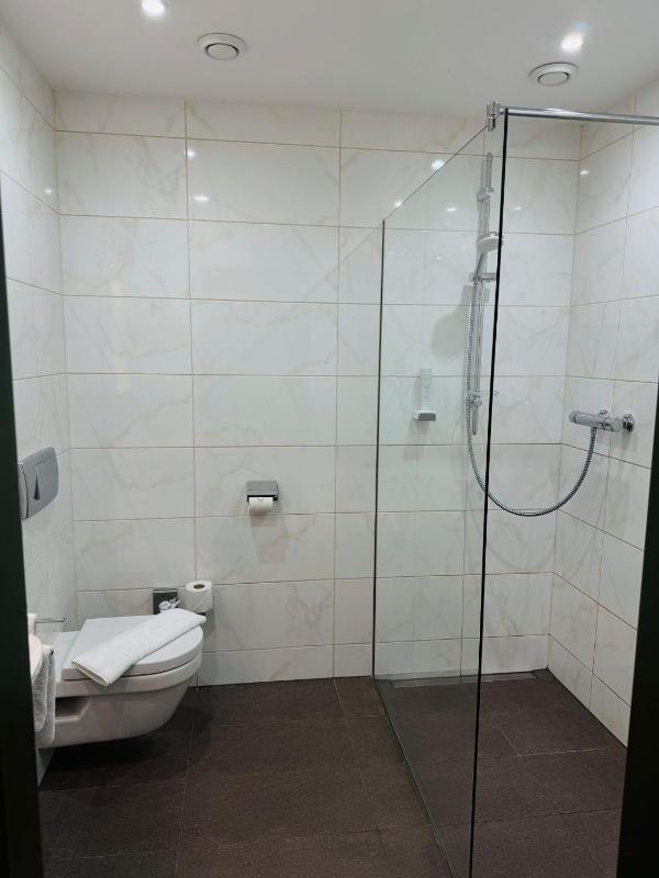 Single Room with Balcony and Park View image 1