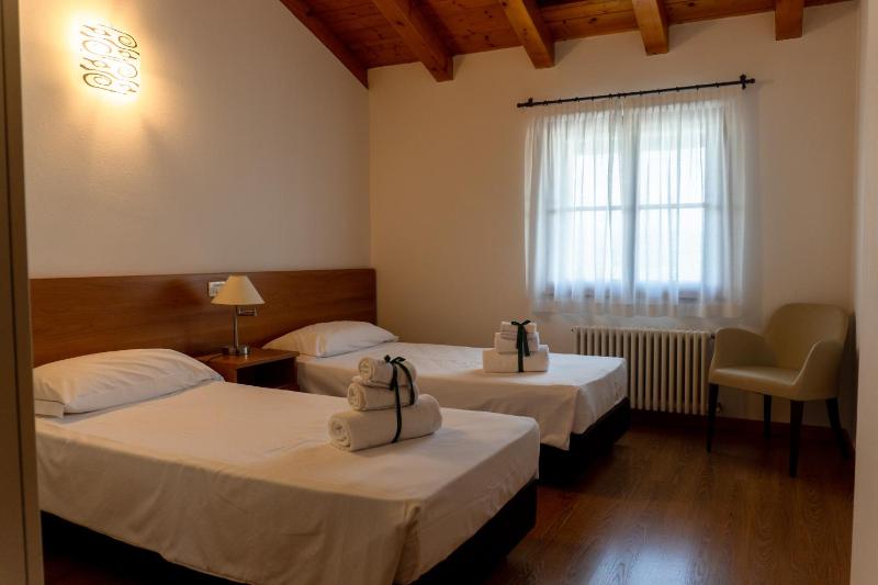 Classic Double or Twin Room image 1
