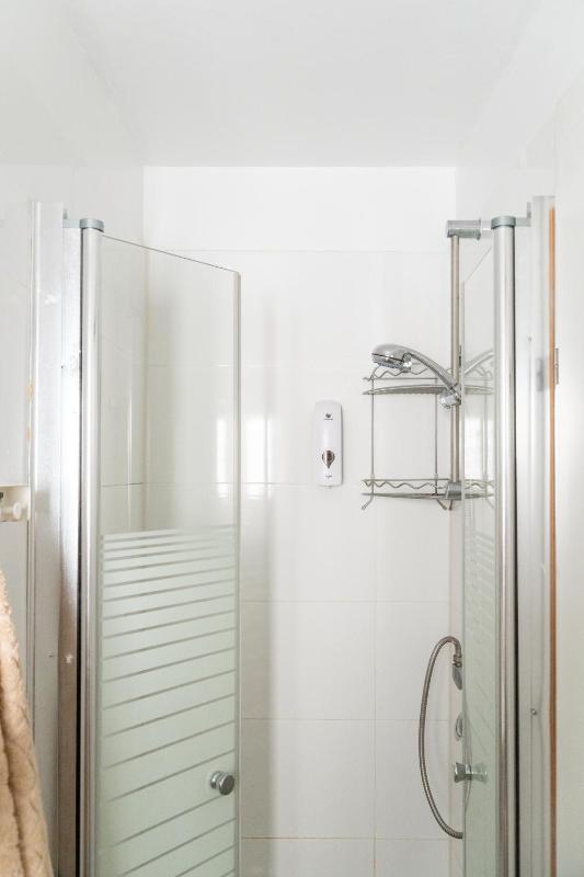 Dotan's Boutique Studios - By The Beach! - image 6