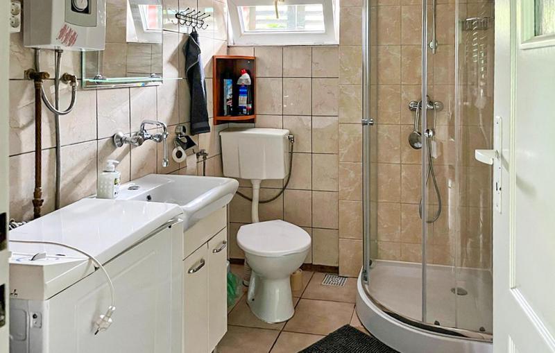 One-Bedroom Holiday Home image 3