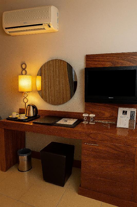 Economy Double Room image 3