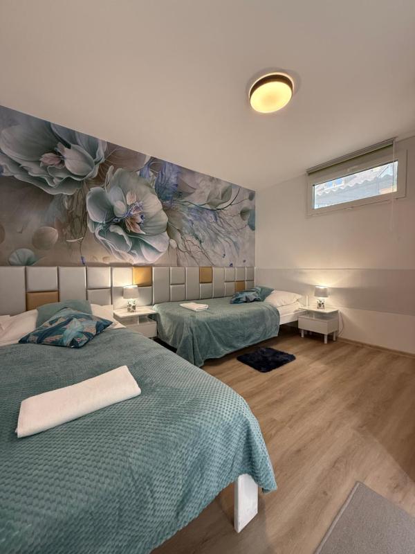 Garden home for two guests image 4