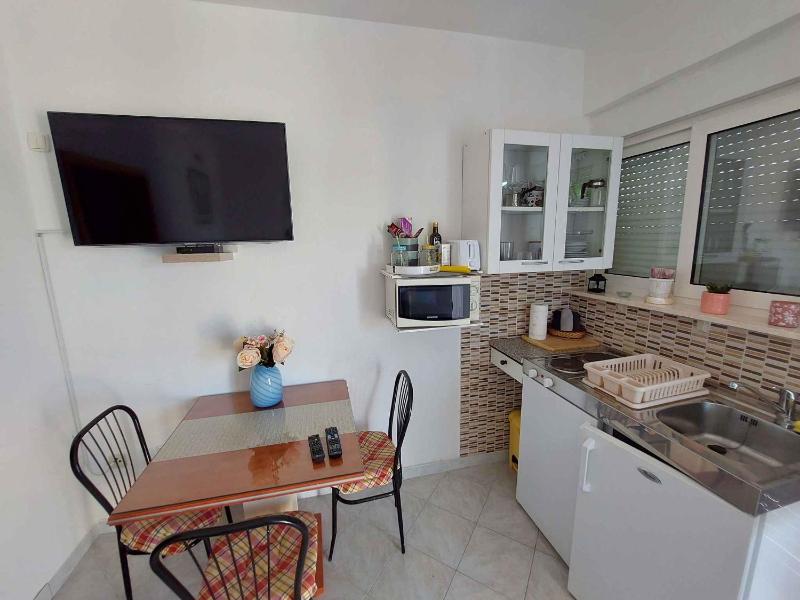 Apartment image 3
