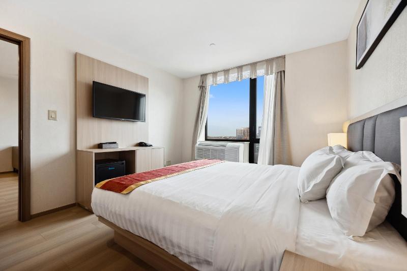Executive Queen Suite image 4