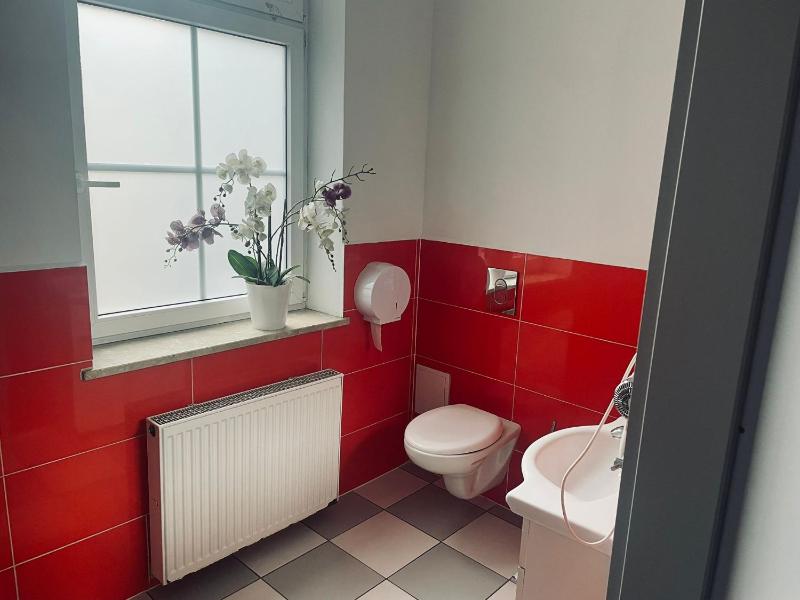 Deluxe Quadruple Room with Private Bathroom image 2