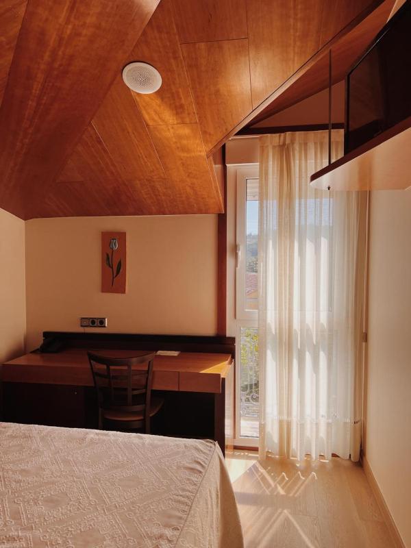 Double Room image 3