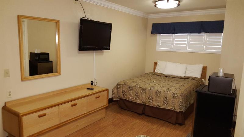 Queen Room image 3