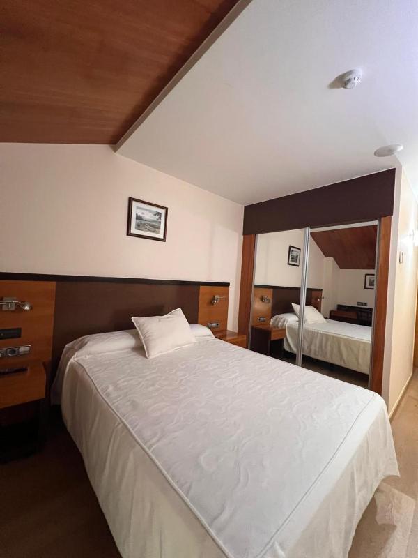 Single Room image 3