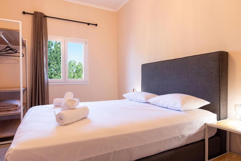 Studio Apartment image 3