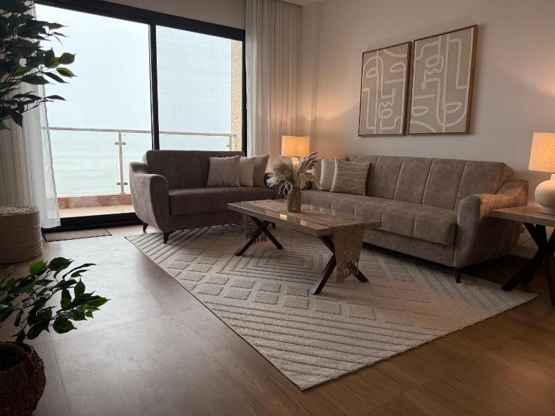 Taqah Sea View I Stunning 3 Bedroom Apartment - image 1