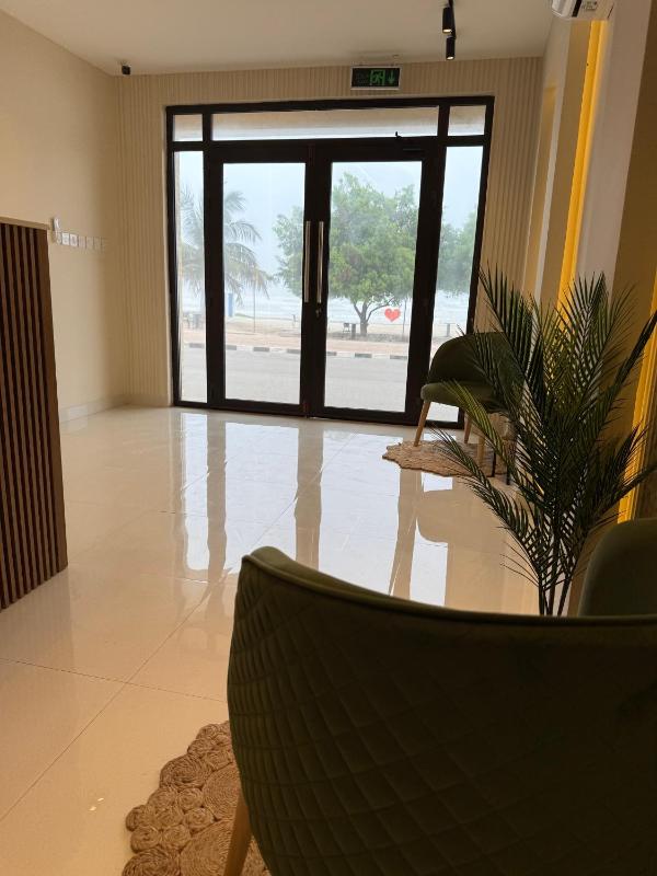 Taqah Sea View I Stunning 3 Bedroom Apartment - image 15