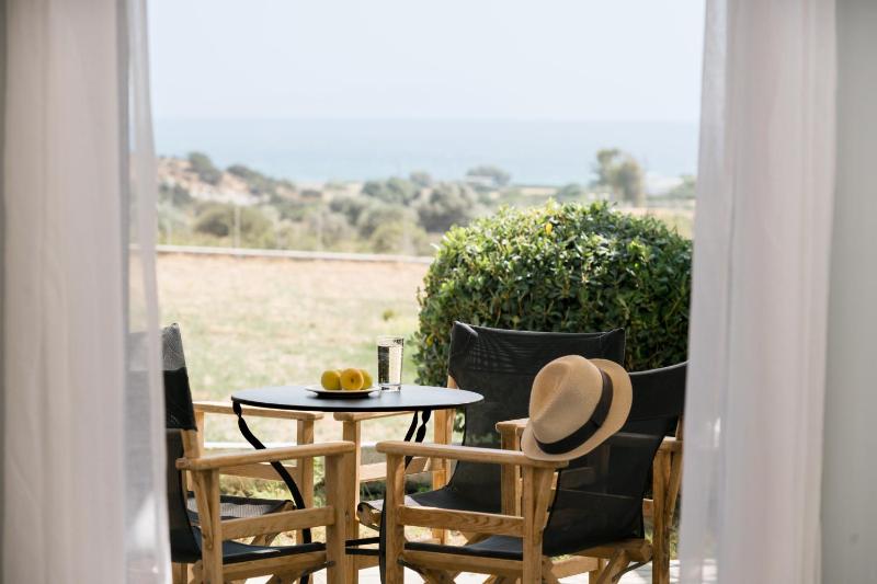 Triple Room with Sea View image 3