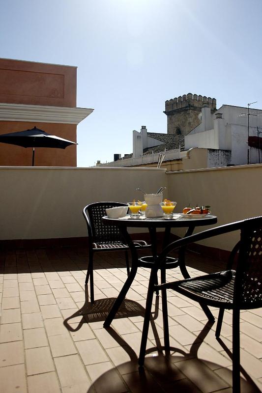 Three-Bedroom Apartment (6 Adults) image 3