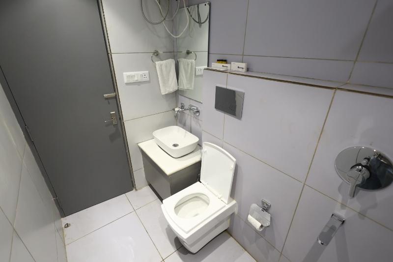 Hotel Metro Prime - image 2
