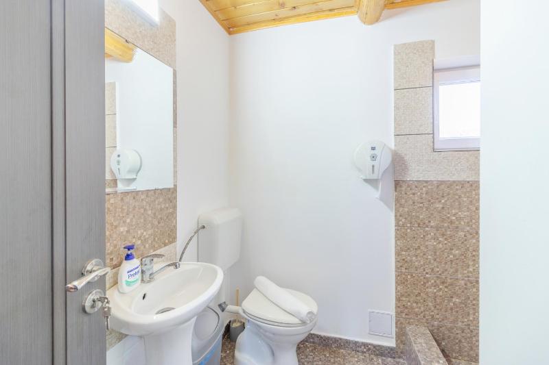 Three-Bedroom Chalet image 4