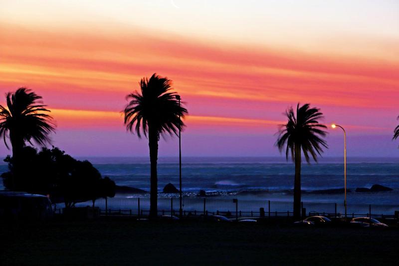 Camps Bay Beach Apartment - image 9
