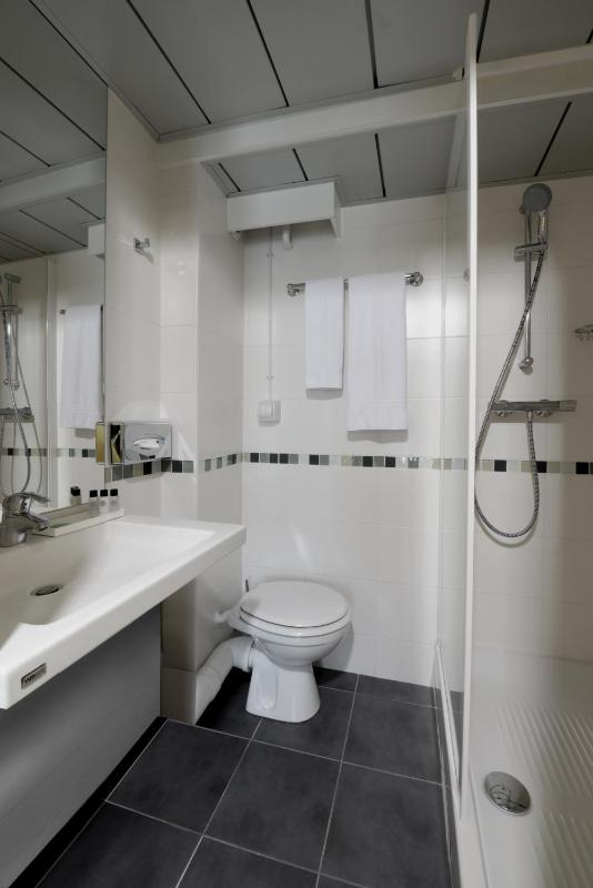 Double Room with Street View image 2