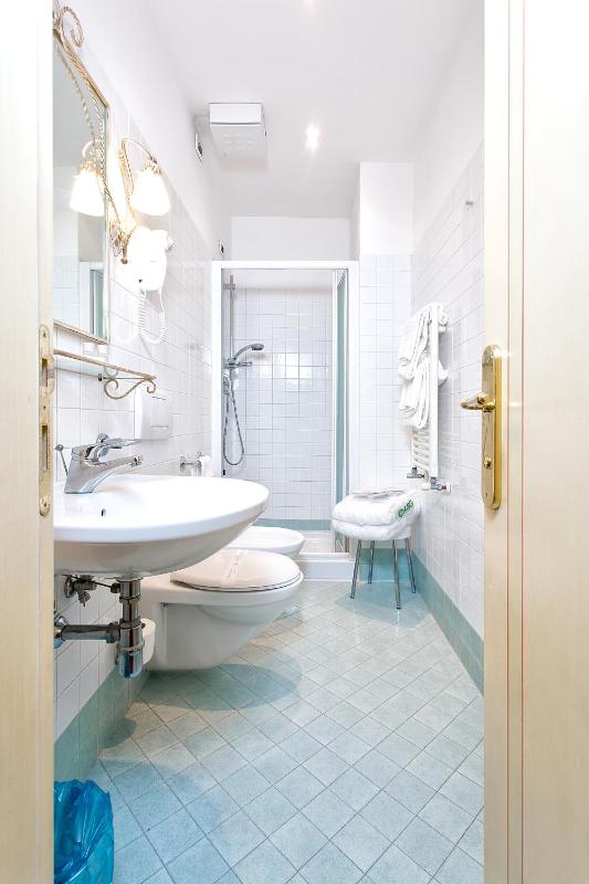 Superior Triple Room image 2