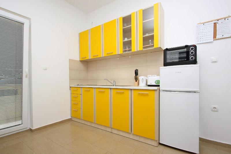 One-Bedroom Apartment (3 Adults) image 3