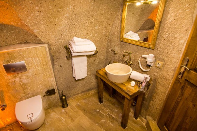 Familiy Cave Suite  image 3