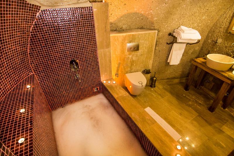 Familiy Cave Suite  image 2