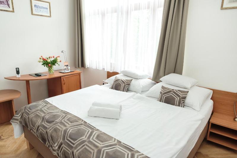 Double Room with Balcony image 1