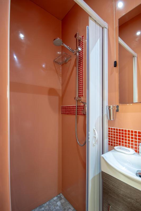 Economy Double Room image 2