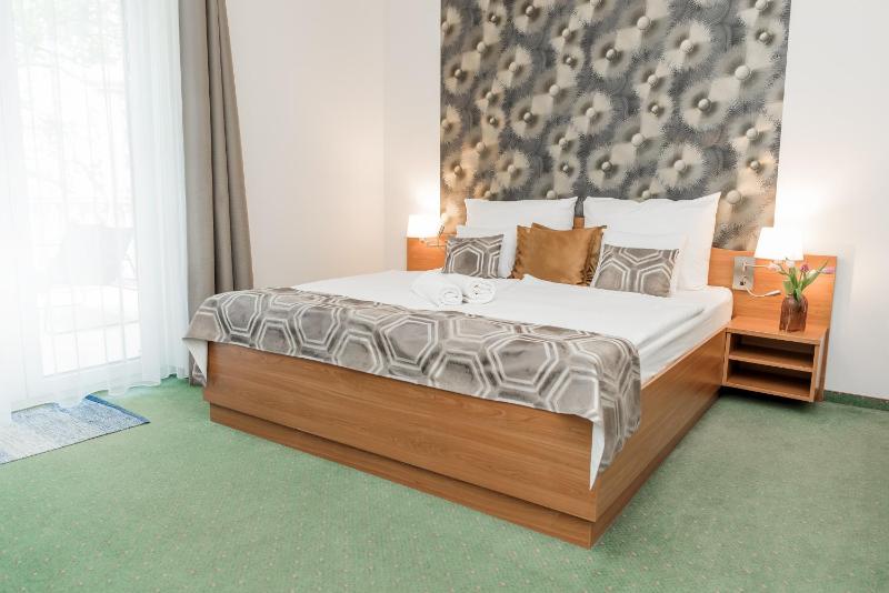 Double Room with Balcony image 1