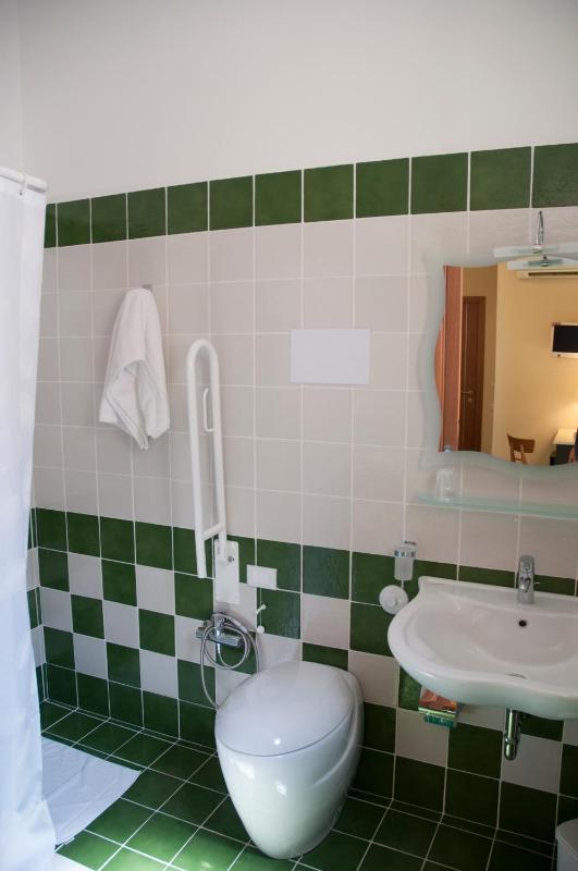 Economy Single Room image 3