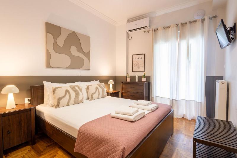 Standard Apartment with Balcony (2-4 Adults) image 1