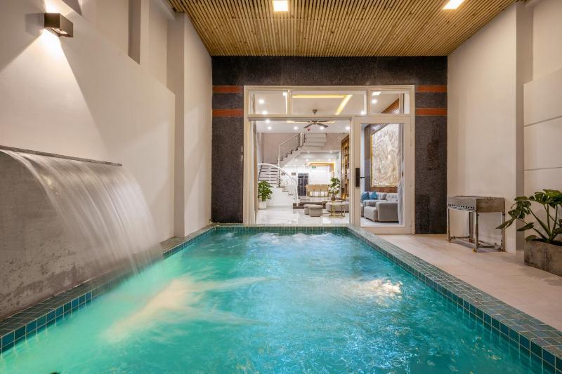 Aurora Villa | Near My Khe Beach | City Center - image 15