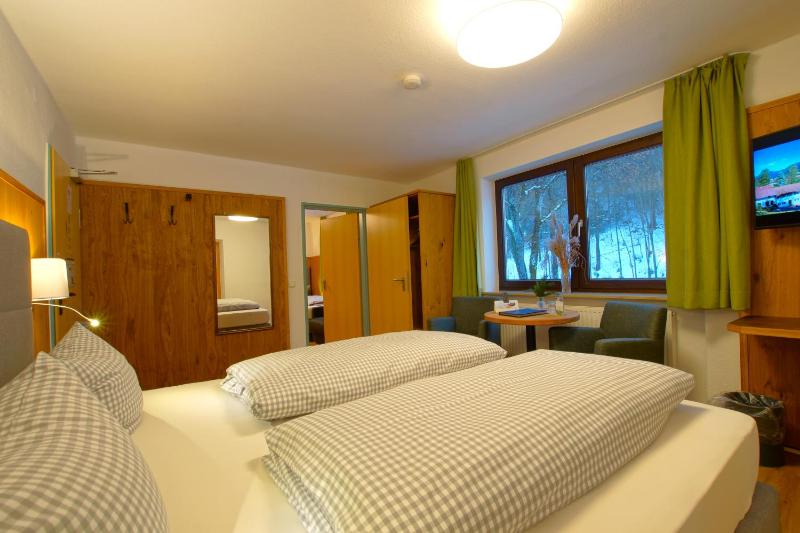 Quadruple Room image 1