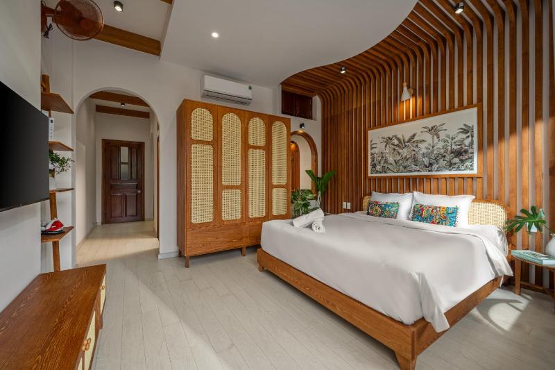 Shore House - Near My Khe Beach & City Centre by The Key - image 3