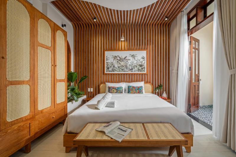 Shore House - Near My Khe Beach & City Centre by The Key - image 9