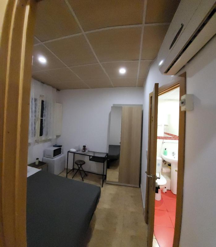 Small Double Room image 1