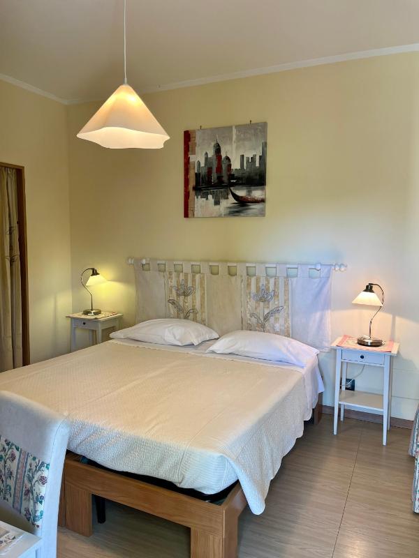 Standard Double Room image 2