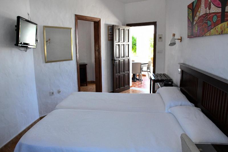 Two-Bedroom Bungalow image 4