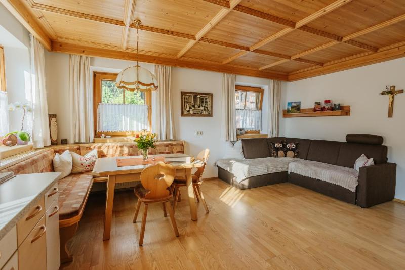 Large Two-Bedroom Apartment with Balcony image 1
