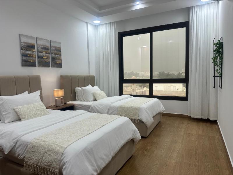 Taqah Sea View I Stunning 3 Bedroom Apartment - image 17