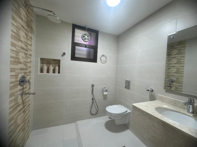 Taqah Sea View I Stunning 3 Bedroom Apartment - image 7