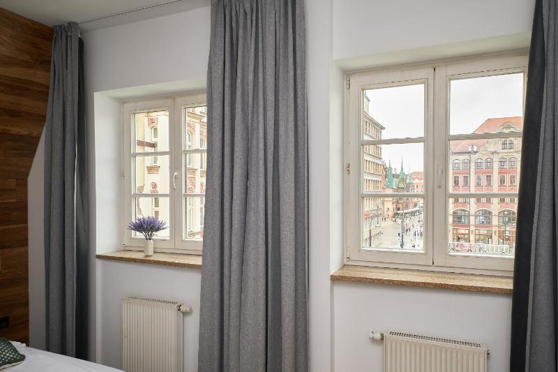 LeoApart Solny Square ApartHotel - image 11
