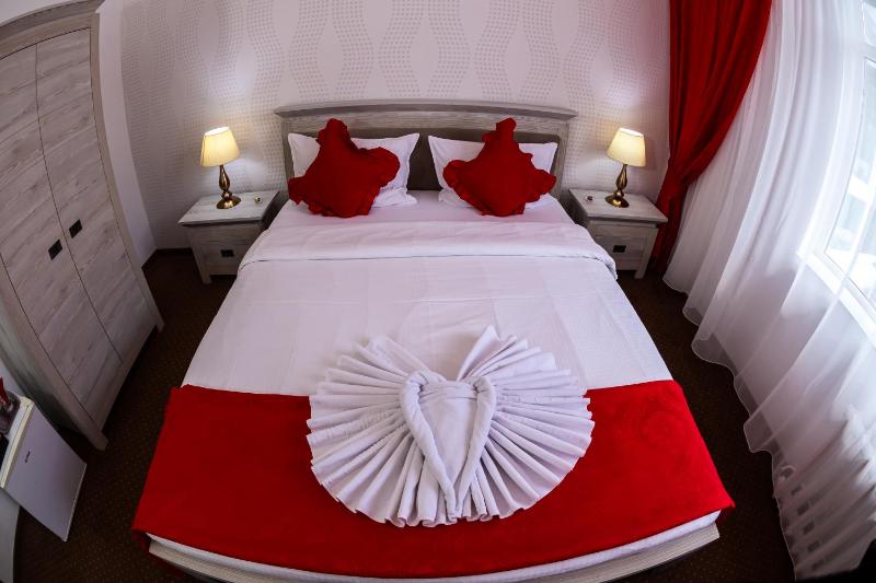 Double Room image 4