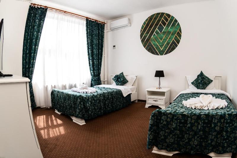 One-Bedroom Suite image 1