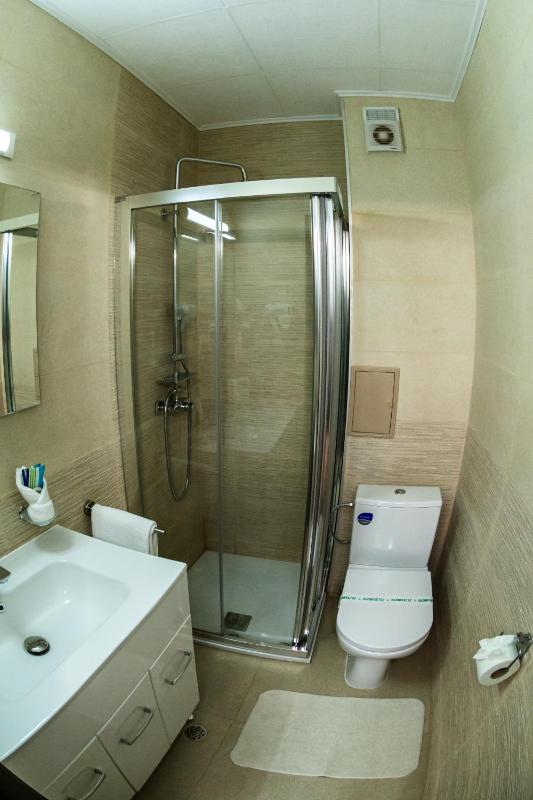 One-Bedroom Suite image 4