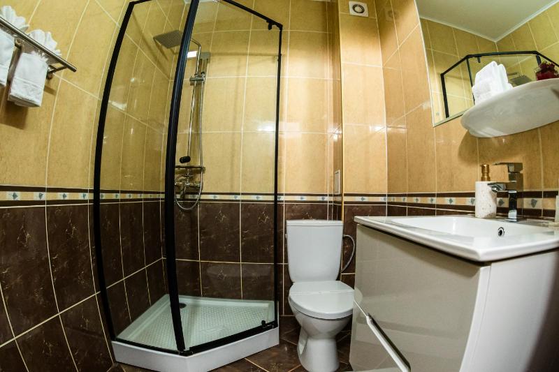 One-Bedroom Suite image 3
