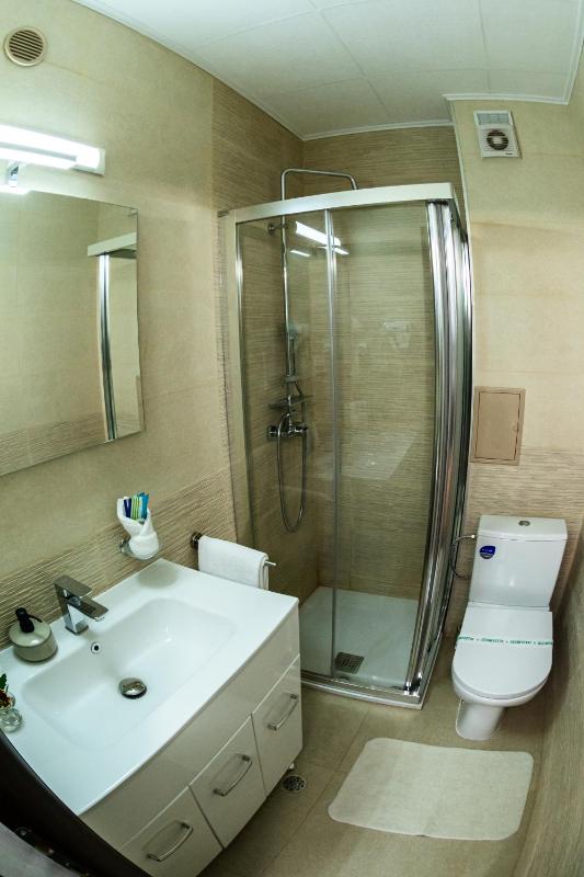 One-Bedroom Suite image 2