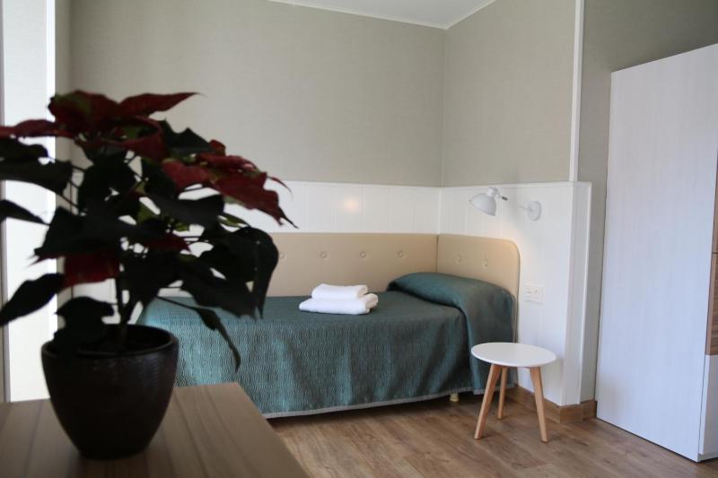 Twin Room image 2