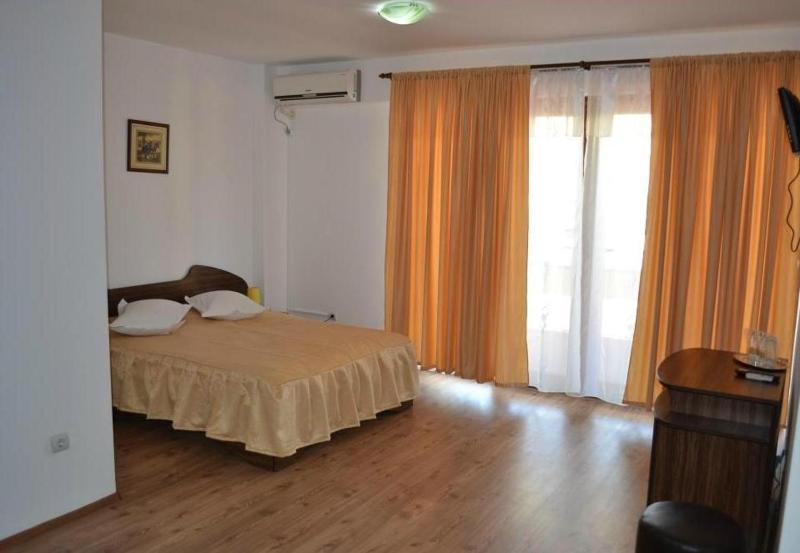 Triple Room image 2