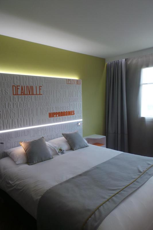 Standard Double Room image 2