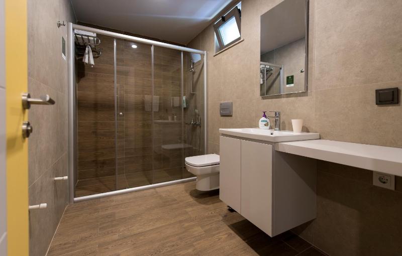 One-Bedroom Apartment (Garden Suite) image 3